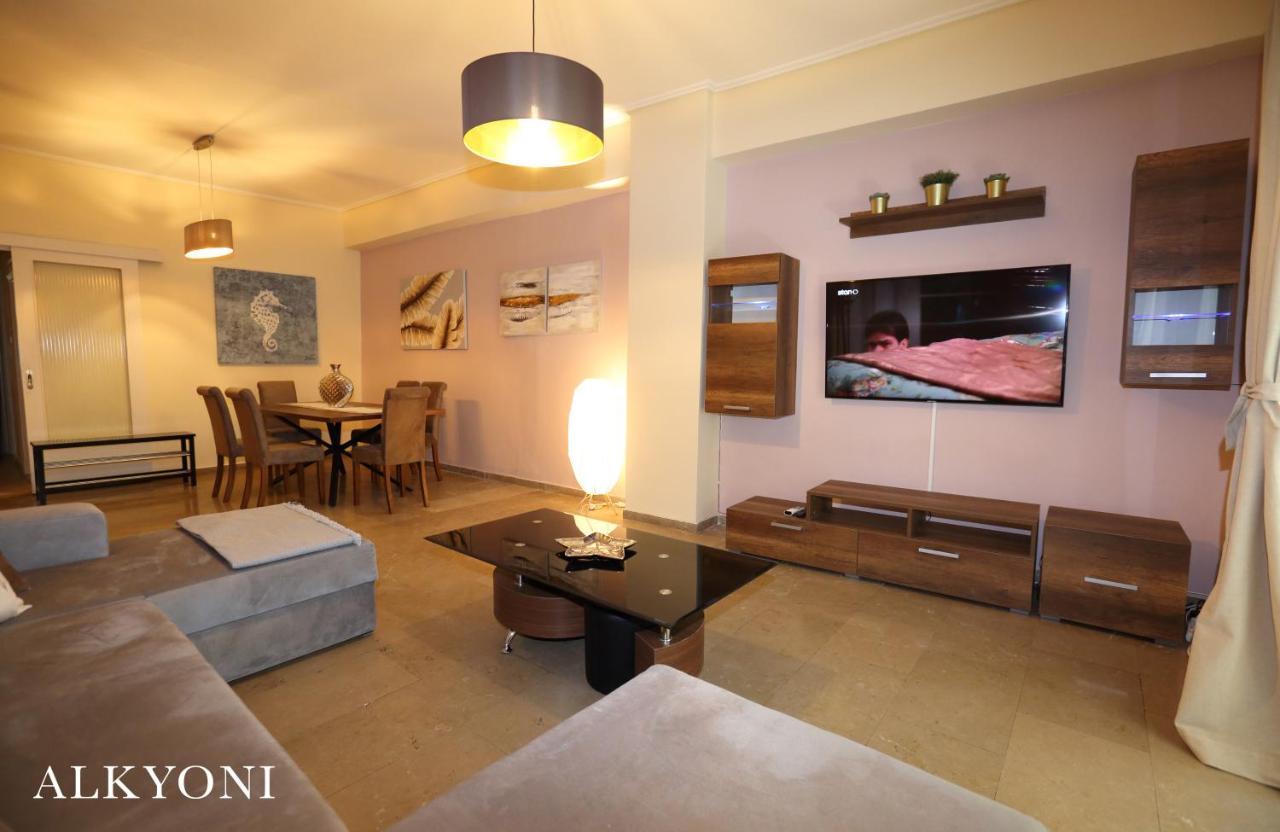 Melma Properties- Alkyoni Apartment By The Sea In Piraeus Buitenkant foto