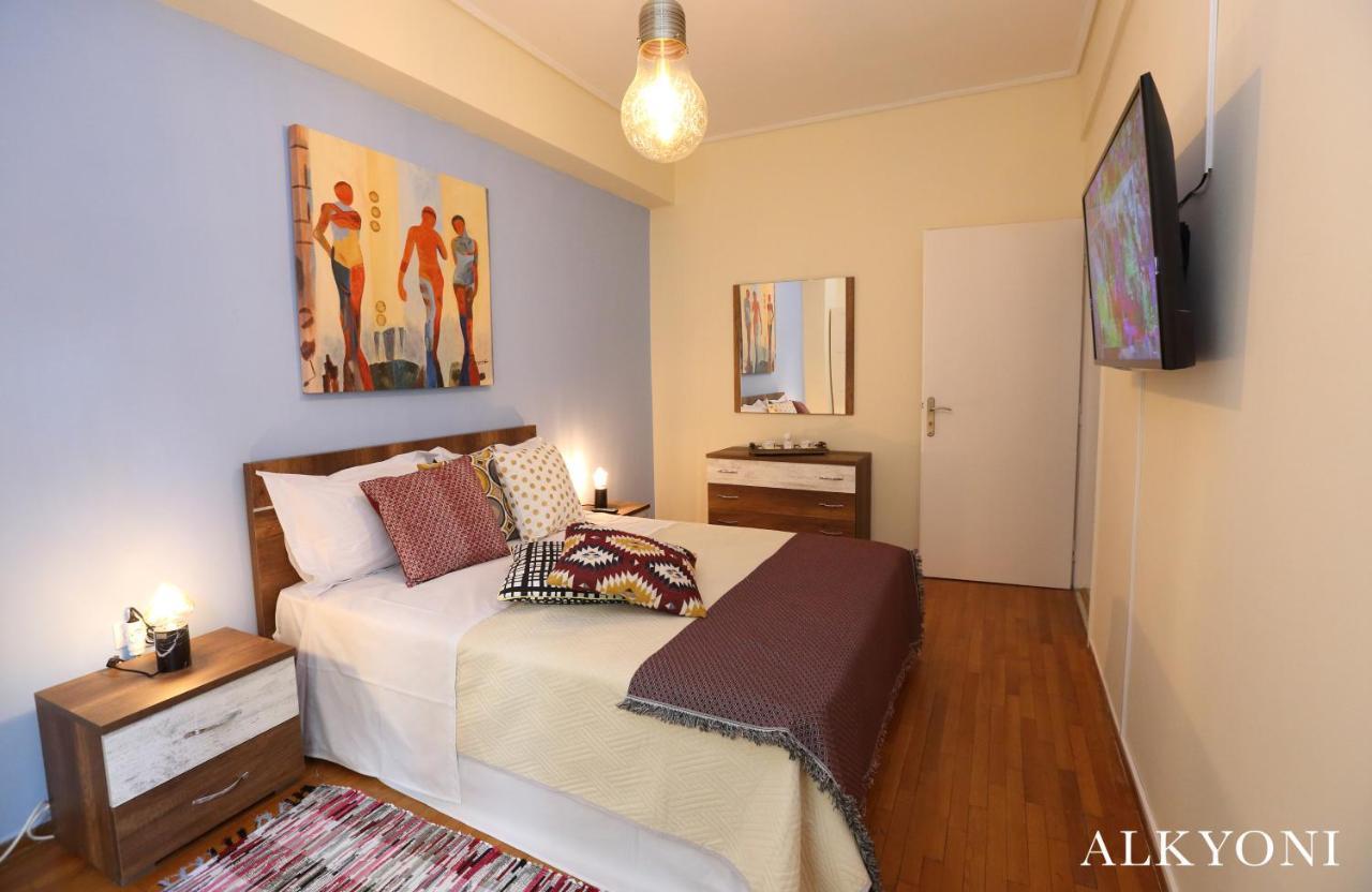 Melma Properties- Alkyoni Apartment By The Sea In Piraeus Buitenkant foto