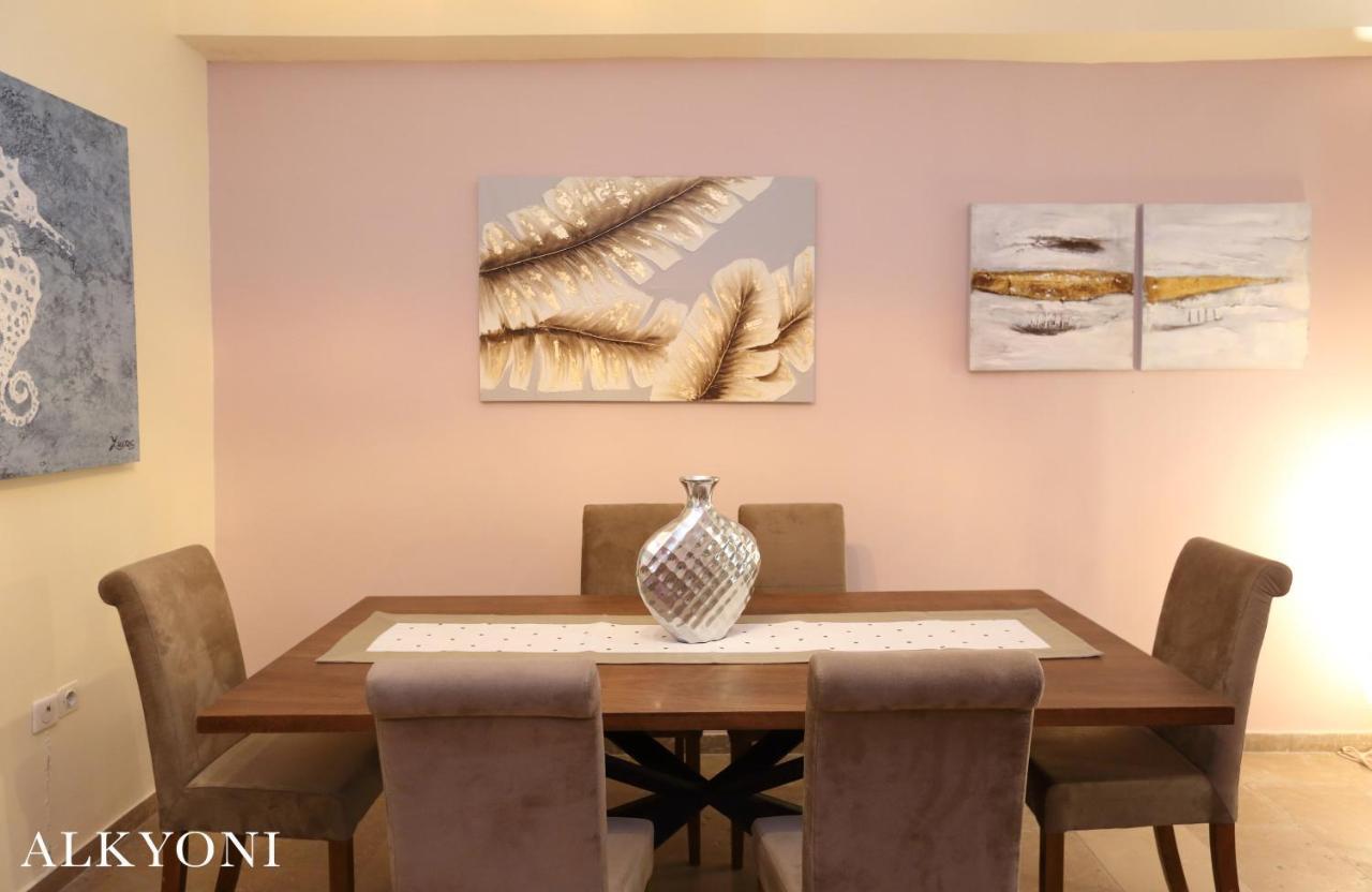 Melma Properties- Alkyoni Apartment By The Sea In Piraeus Buitenkant foto