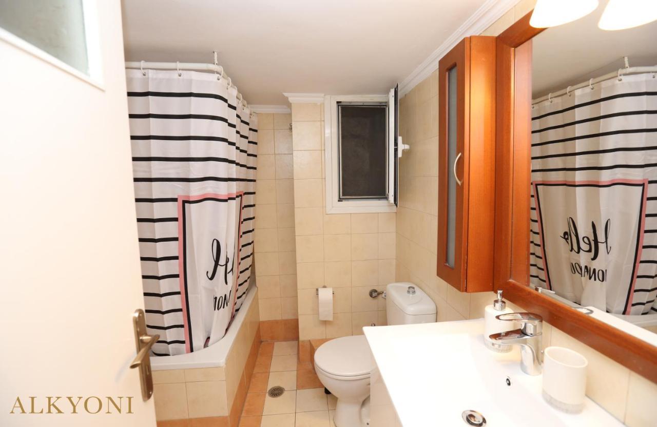 Melma Properties- Alkyoni Apartment By The Sea In Piraeus Buitenkant foto