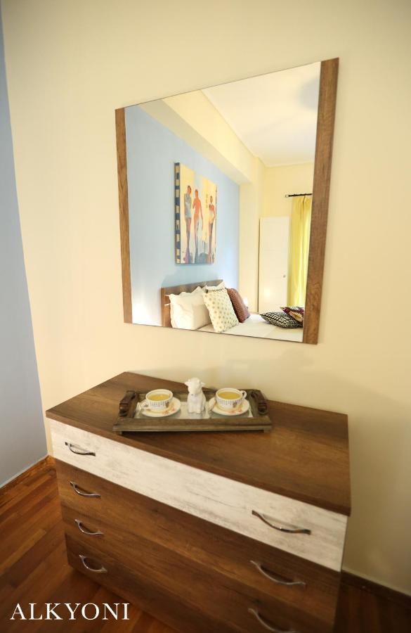 Melma Properties- Alkyoni Apartment By The Sea In Piraeus Buitenkant foto